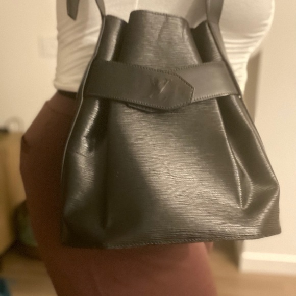 Louis Vuitton Handbags - ❌SOLD❌Authentic Louis Vuitton Epi Leather Black Vintage Sac d'Epaule